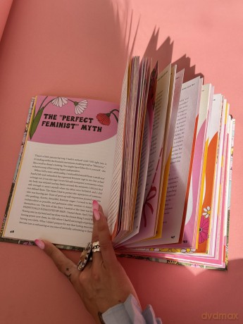 Women Living Deliciously: THE LIFE-CHANGING BOOK EVERY WOMAN DESERVES - Florence Given [KSIĄŻKA]