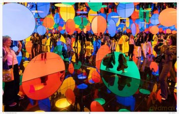 Yayoi Kusama: I Spend Each Day Embracing Flowers - Yayoi Kusama [KSIĄŻKA]