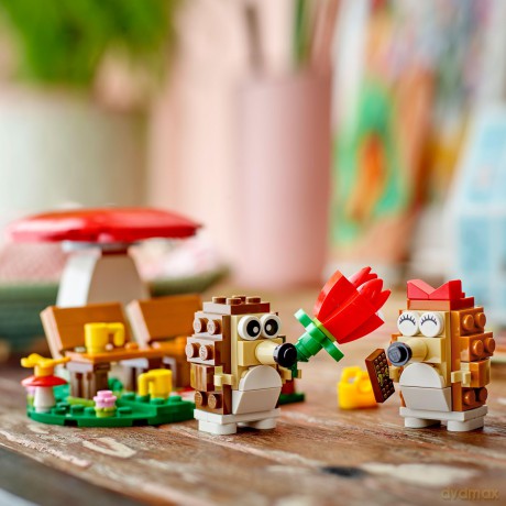 LEGO - LEGO Iconic - Hedgehog Picnic Date (40711)
