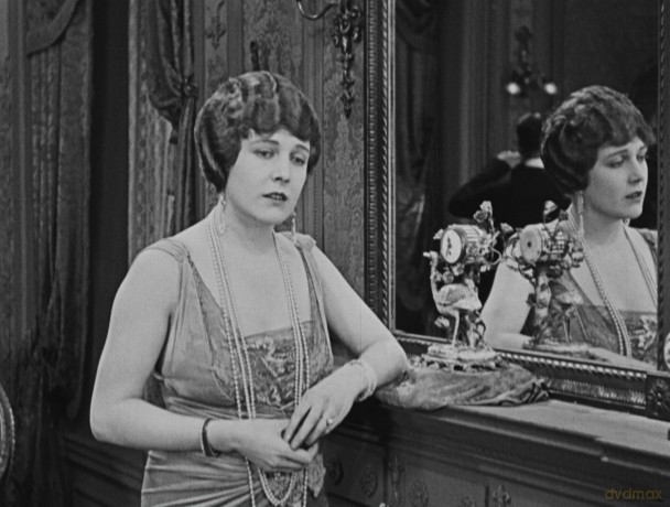 A Woman of Paris (Paryżanka) (The Criterion Collection) [Blu-Ray]