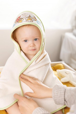 NICI Set hooded bath towel rabbit Tilli 70x70cm incl. washing mitt 23x14cm in gift box 28x28x4cm