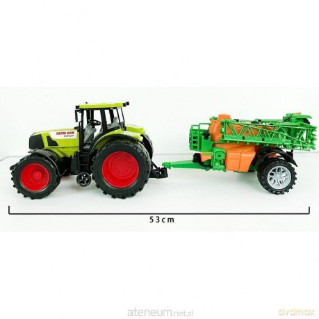 Traktor z opryskiwaczem