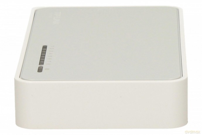 SF1008D switch L2 8x10/100 Desktop