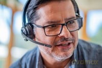 Zestaw słuchawkowy Savi 8220 UC z certyfikatem Microsoft Teams DECT 1880-1900 MHz USB-A (8D3F5AA)
