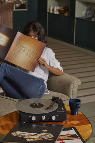 Brad: Brad Black Edition (Wireless Streaming Turntable)