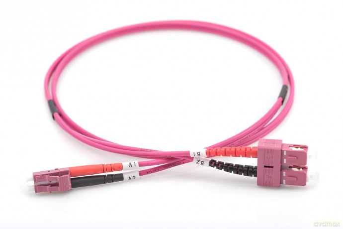 Lwl Duplexkabel Lc<>Sc 2m Om4: Digitus Dk2532024 Cavo Fibra Ottica Lc A Sc, Multimode Duplex 50/125 Om4, 2 M [CD]