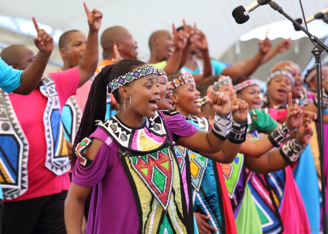 Soweto Gospel Choir: Divine Decade [CD]