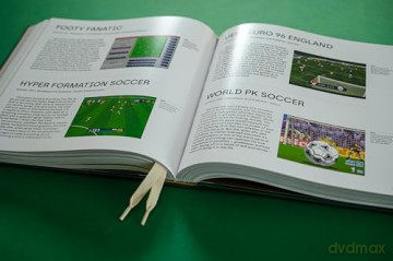 A Tale Of Two Halves: The History of Football Video Games (Captain's Edition) | Retro Gaming Book by Bitmap Books - Bitmap Books [KSIĄŻKA]