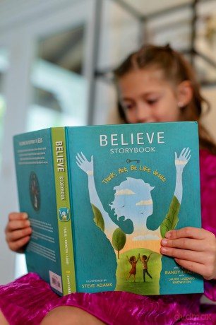 Believe Storybook: Think, Act, Be Like Jesus - Randy Frazee [KSIĄŻKA]