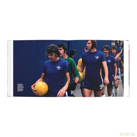 Blue is the Colour: The Complete History of the Chelsea Shirt - Nik Yeomans [KSIĄŻKA]