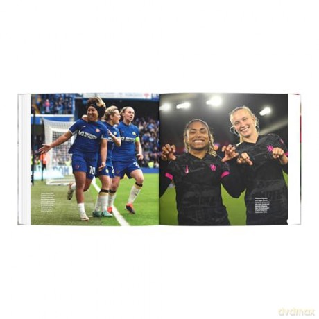 Blue is the Colour: The Complete History of the Chelsea Shirt - Nik Yeomans [KSIĄŻKA]