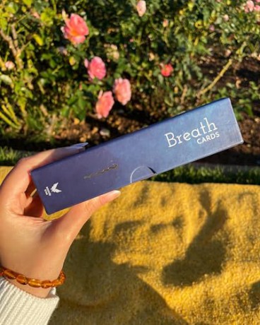 Breath Cards: Daily Breathwork Practices for Calm, Clarity, and Renewal - Isabel Tew [KSIĄŻKA]