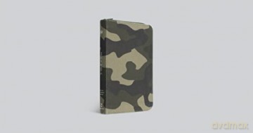 ESV Compact Bible, Canvas with Zipper, Camo Design: Esv Bible Canvas With Zipper, Camo Design [KSIĄŻKA]