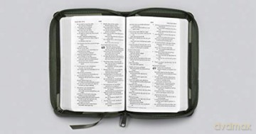ESV Compact Bible, Canvas with Zipper, Camo Design: Esv Bible Canvas With Zipper, Camo Design [KSIĄŻKA]