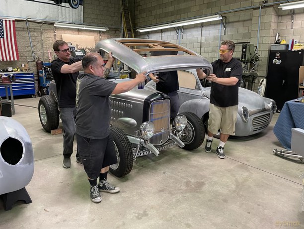 How to Chop Tops: A Pictorial Guide to Hot Rodding's Most Popular Modification - Tom Thacker [KSIĄŻKA]
