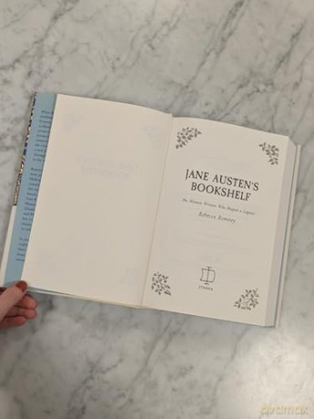 Jane Austen's Bookshelf: The women writers who shaped a legend - Rebecca Romney [KSIĄŻKA]