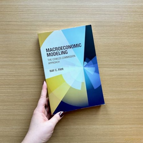 Macroeconomic Modeling: The Cowles Commission Approach - Ray C. Fair [KSIĄŻKA]