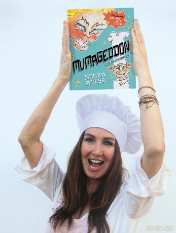 MUMAGEDDON! And the Food Magician - Sonya Anise [KSIĄŻKA]