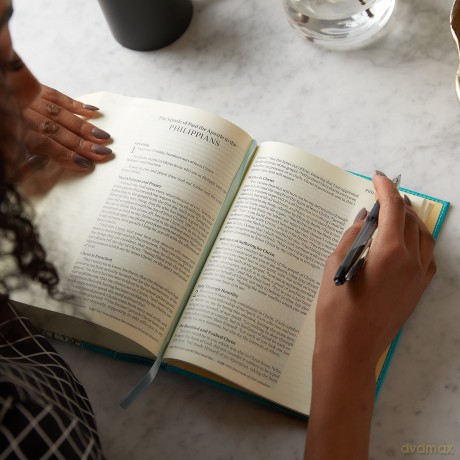 NKJV, Journal the Word Bible, Large Print, Bonded Leather, Brown, Red Letter: Reflect, Journal, or Create Art Next to Your Favorite Verses - Thomas Nelson [KSIĄŻKA]