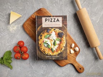 Pizza: The Ultimate Cookbook Featuring More Than 300 Recipes (Interviews With World-Famous Pizzaiolos And Delectable Recipes) (Ultimate Cookbooks) - Barbara Caracciolo [KSIĄŻKA]