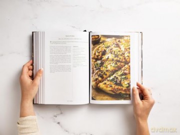 Pizza: The Ultimate Cookbook Featuring More Than 300 Recipes (Interviews With World-Famous Pizzaiolos And Delectable Recipes) (Ultimate Cookbooks) - Barbara Caracciolo [KSIĄŻKA]