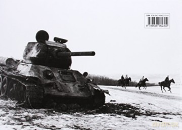 T-34 on the Battlefield (World War Two Photobook, 1) - Peter Kocsis [KSIĄŻKA]