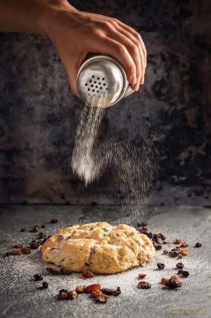 The Cornish Cook Book: A celebration of the amazing food and drink on our doorstep.: 37 (Get Stuck In) - Katie Fisher [KSIĄŻKA]
