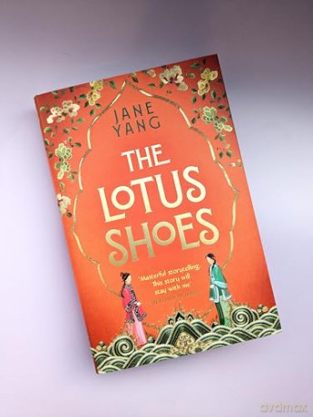 The Lotus Shoes: The captivating historical debut for fans of GIRL WITH A PEARL EARRING and MEMOIRS OF A GEISHA - Jane Yang [KSIĄŻKA]