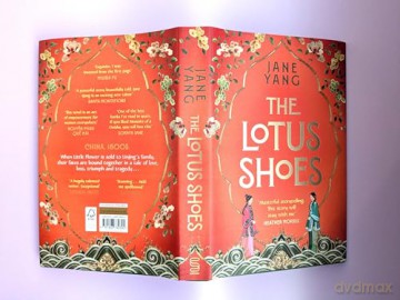 The Lotus Shoes: The captivating historical debut for fans of GIRL WITH A PEARL EARRING and MEMOIRS OF A GEISHA - Jane Yang [KSIĄŻKA]