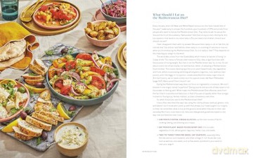 The Mediterranean Dish: Simply Dinner: 125 Easy Mediterranean Diet-Inspired Recipes to Eat Well and Live Joyfully: A Cookbook - Suzy Karadsheh [KSIĄŻKA]