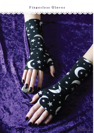 The Witch's Wardrobe: Sew Your Own Witchcore Wear - Raechel Henderson [KSIĄŻKA]