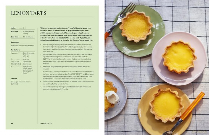 Ultimate Air Fryer Baking: 80 Delicious Sweet and Savoury Bakes - Dominique Eloise Alexander [KSIĄŻKA]