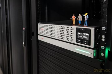 Zasilacz awaryjny UPS SRTL2200RMXLI-NC Smart-UPS SRT Li-Ion 2200VA RM 230V + karta sieciowa