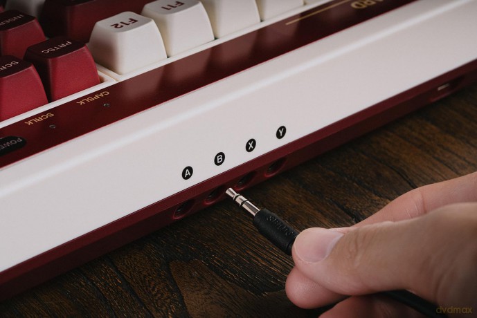 8BitDo Mechanical Keyboard Fami Ed.