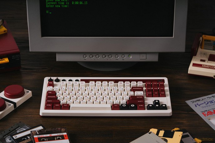 8BitDo Mechanical Keyboard Fami Ed.