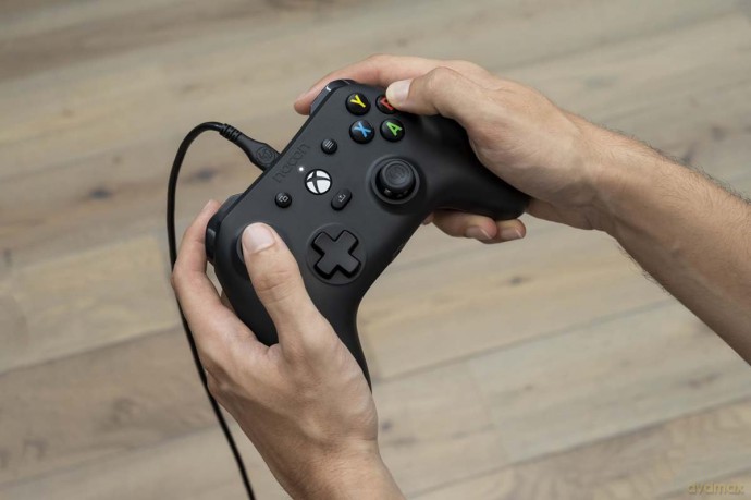 Nacon Entry Level Controller Black /Xbox Series X