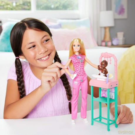 Barbie - Nurturing Baby Doctor Playset