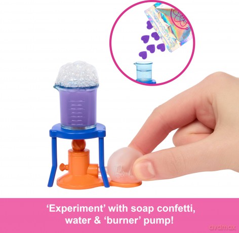 Barbie - Scientist Feature Playset