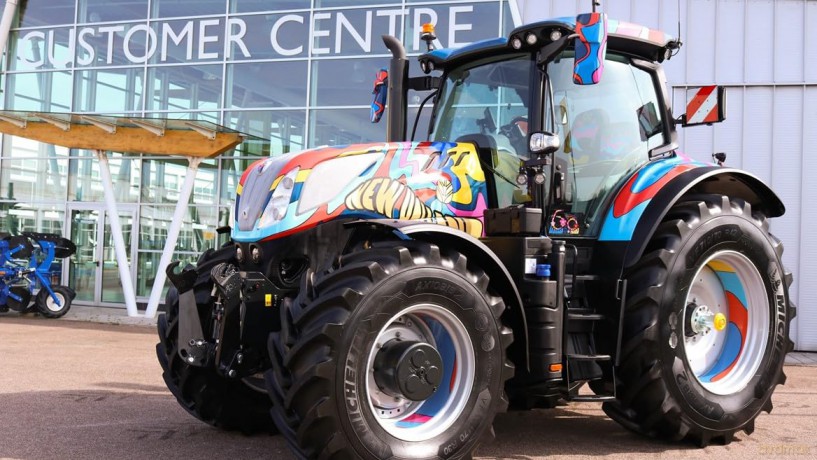 Britain's - New Holland T7.300 Tractor 60th Anniversary Limited Edition