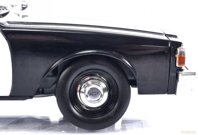 Greenlight Collectibles CHEVROLET CAPRIC Terminator 2 1:18