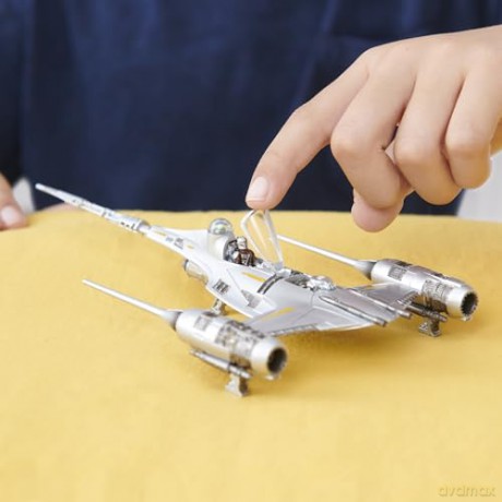 Star Wars - Micro Galaxy Squadron - 5inch Mando Starfighter with fig