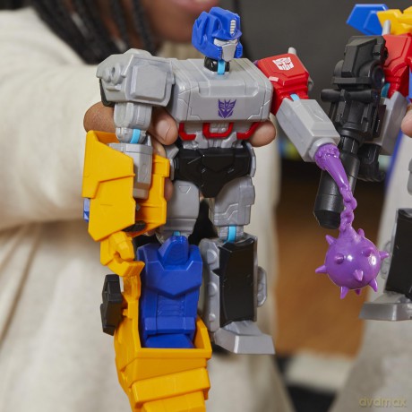 Transformers Mixmashers - DLX Optimus Prime Figure