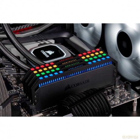 Pamięć DDR4 DOMINATOR RGB 32GB/3200 MB/s (2x16GB) C16