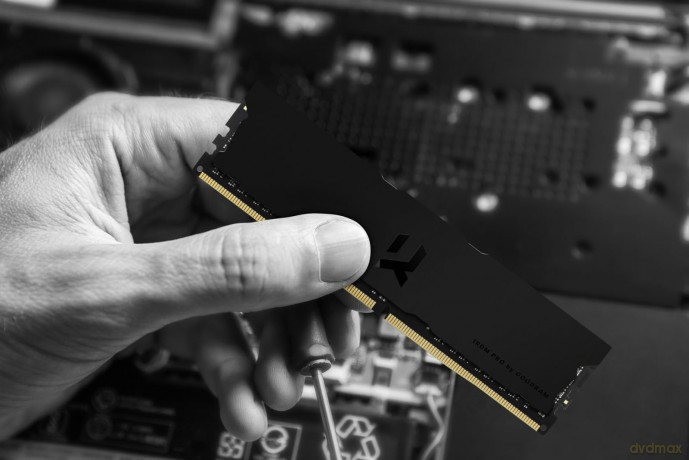 Pamięć DDR4 IRDM PRO 16/3600 (1*16GB) 18-22-22 czarna