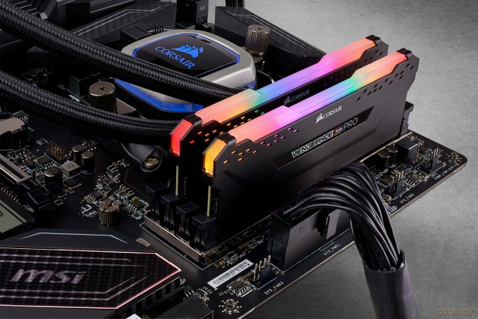 Pamięć DDR4 Vengeance 16GB/3000 (2*8GB) CL15 RGB PRO