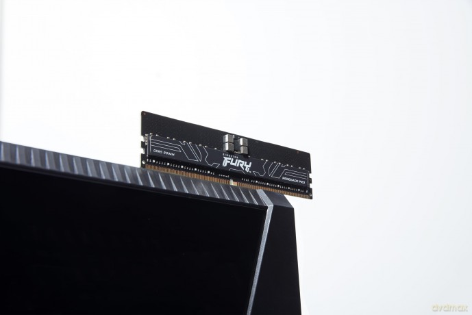 Pamięć DDR5 128(4*32)/5600 ECC Registered CL28 Renegade Pro EXPO