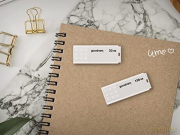 Pendrive UME2 128GB USB 2.0 Biały