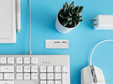 Pendrive UME2 128GB USB 2.0 Biały