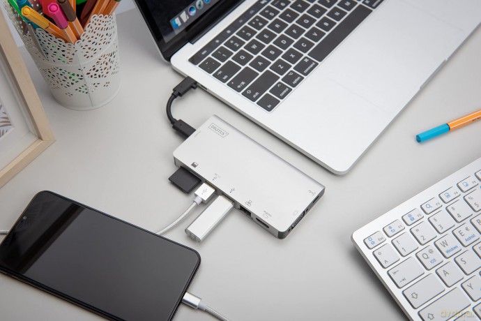 Stacja dokująca podróżna USB Typ C, 8 portów 4K, HDMI, VGA, USB3.0, RJ45, microSD, SD/MMC, srebrna