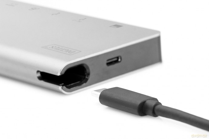 Stacja dokująca podróżna USB Typ C, 8 portów 4K, HDMI, VGA, USB3.0, RJ45, microSD, SD/MMC, srebrna